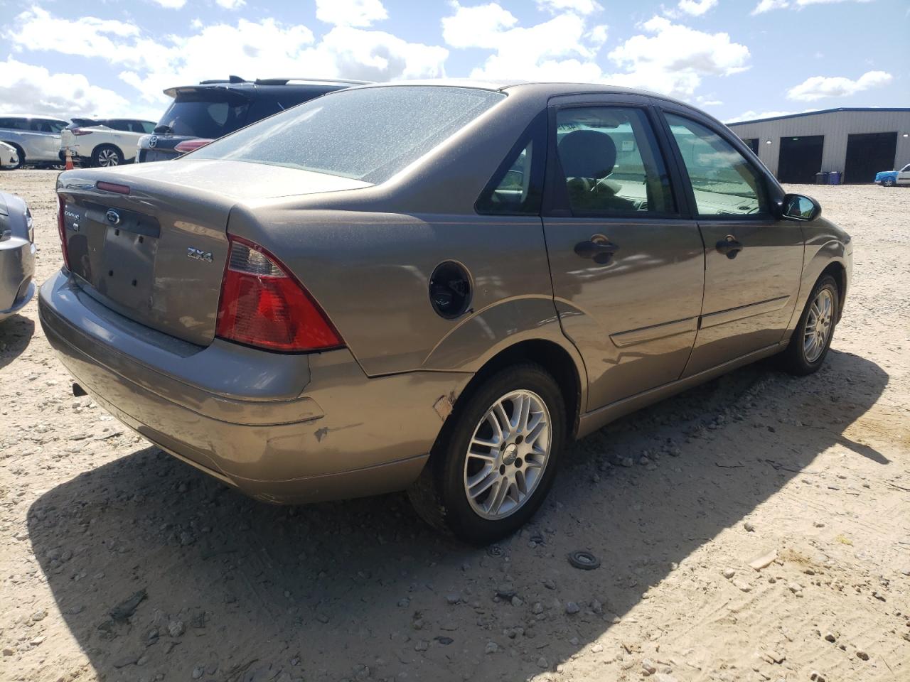 Photo 4 from auction – 2005 FORD FOCUS ZX4 with VIN 1FAFP34N85W163499