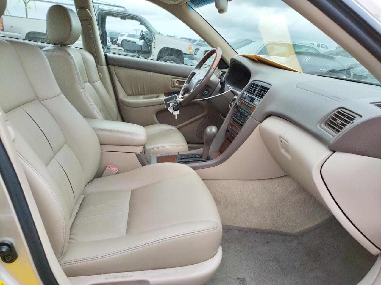 Photo 5 from auction – 2001 LEXUS ES 300 with VIN JT8BF28G010328975