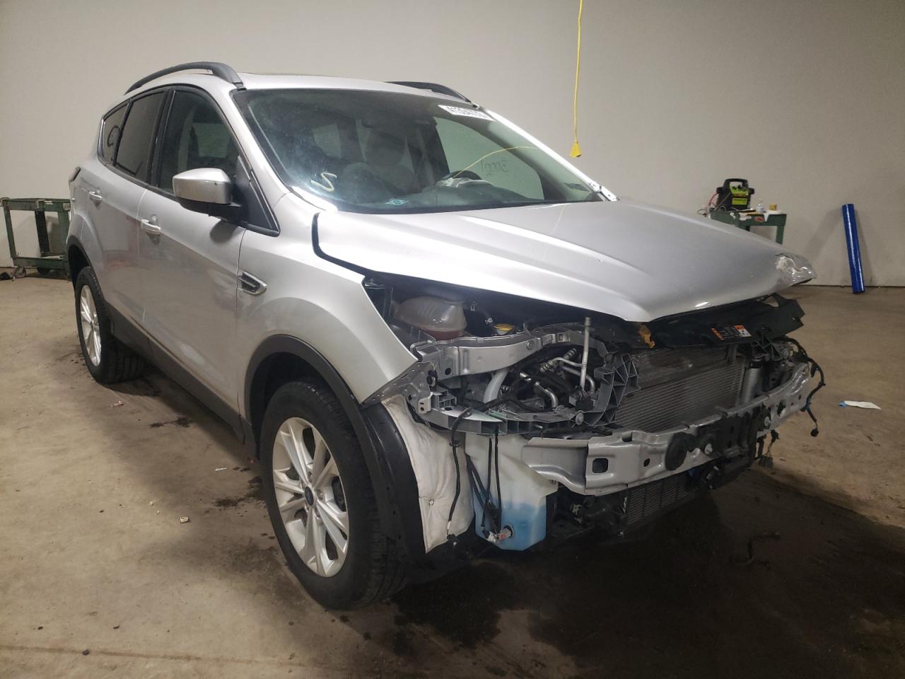 FORD ESCAPE SE 2018 with VIN 1FMCU9GD1JUC28707 - Photo from auction