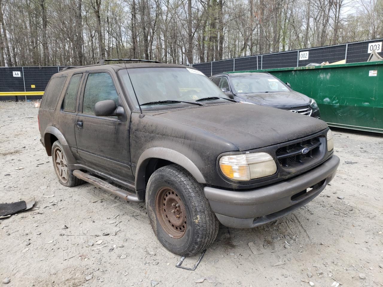 FORD EXPLORER 1998 with VIN 1FMYU24E5WUC79709 - Photo from auction