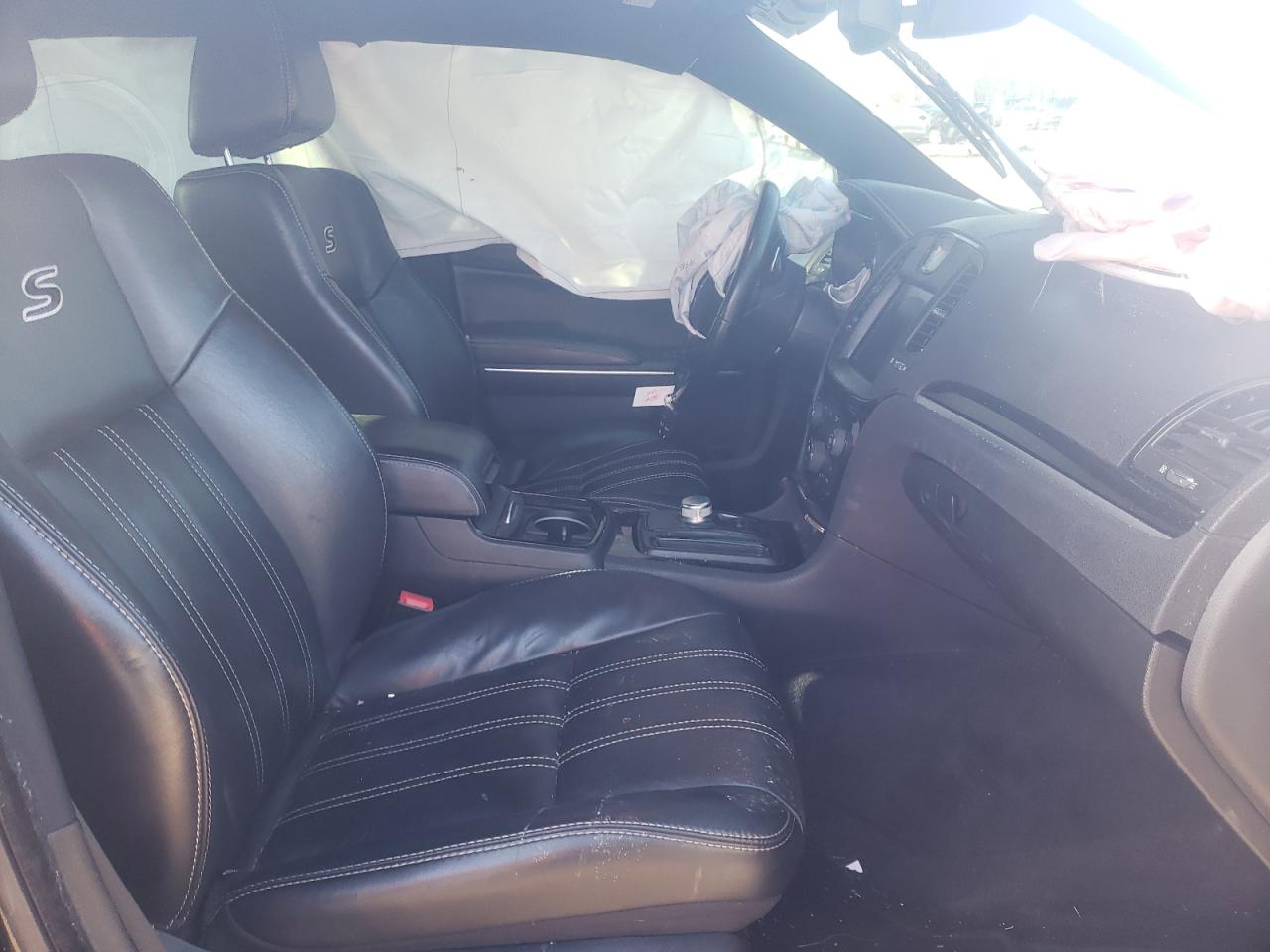 Photo 5 from auction – 2017 CHRYSLER 300 S with VIN 2C3CCAGG2HH529975
