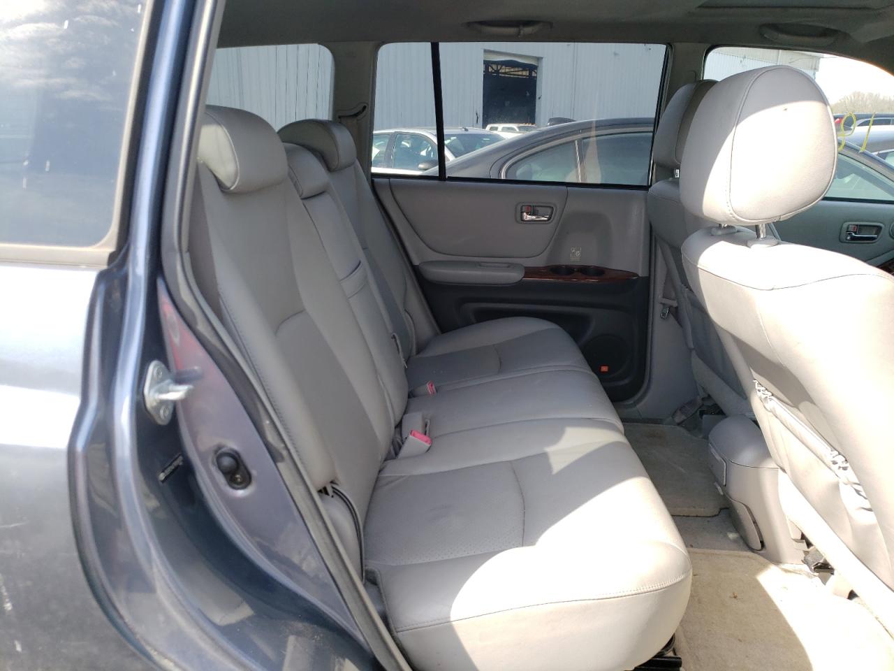 Photo 6 from auction – 2005 TOYOTA HIGHLANDER with VIN JTEEP21A750098578