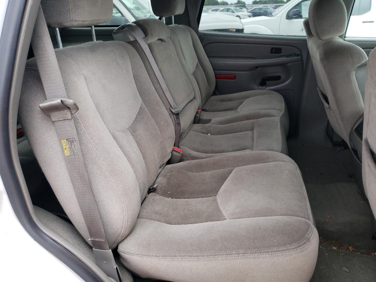 Photo 6 from auction – 2005 GMC YUKON with VIN 1GKEK13T85J211769