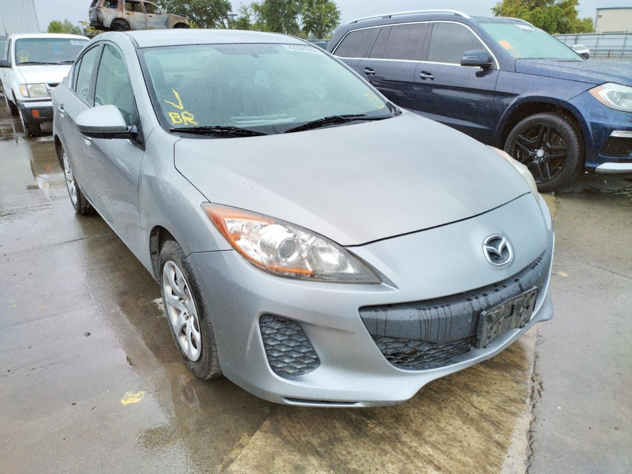 MAZDA 3 I 2012 with VIN JM1BL1UG7C1523690 - Photo from auction
