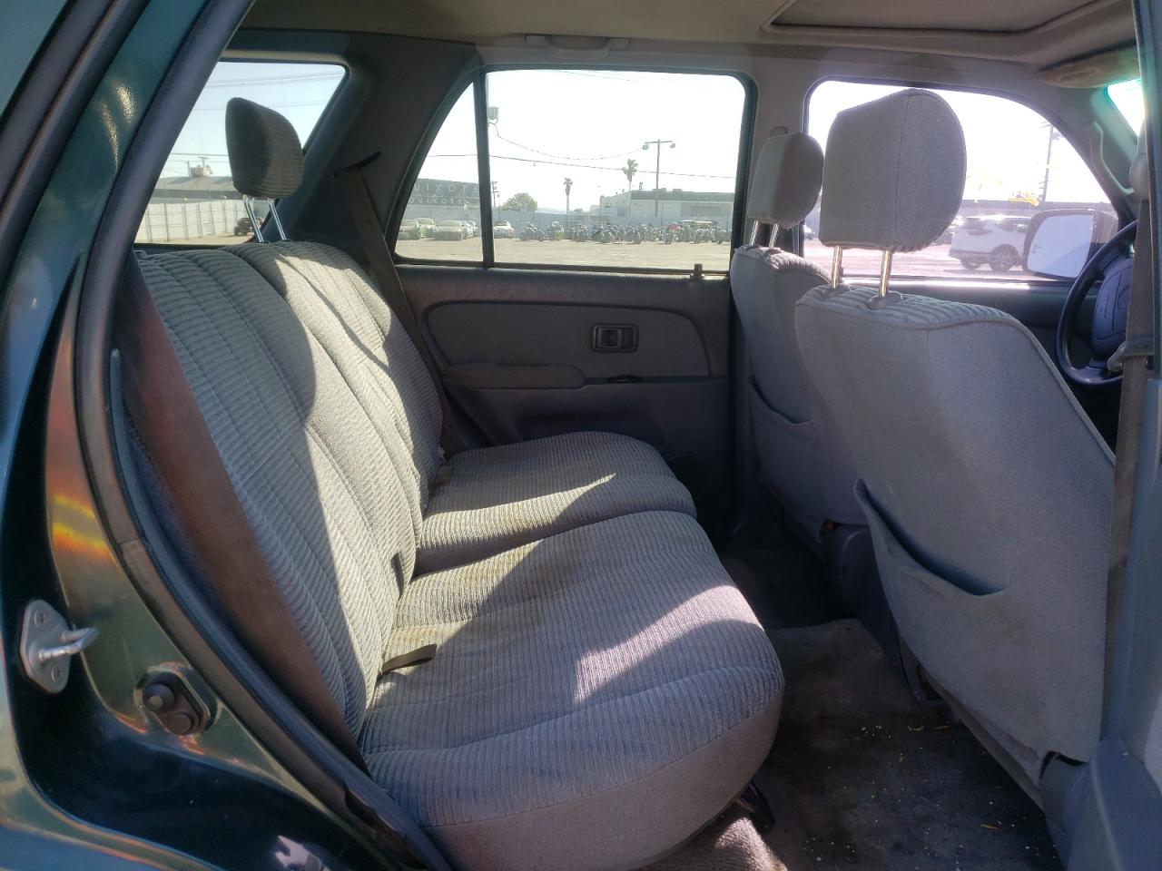 Photo 6 from auction – 1997 TOYOTA 4RUNNER SR with VIN JT3GN86R8V0049091