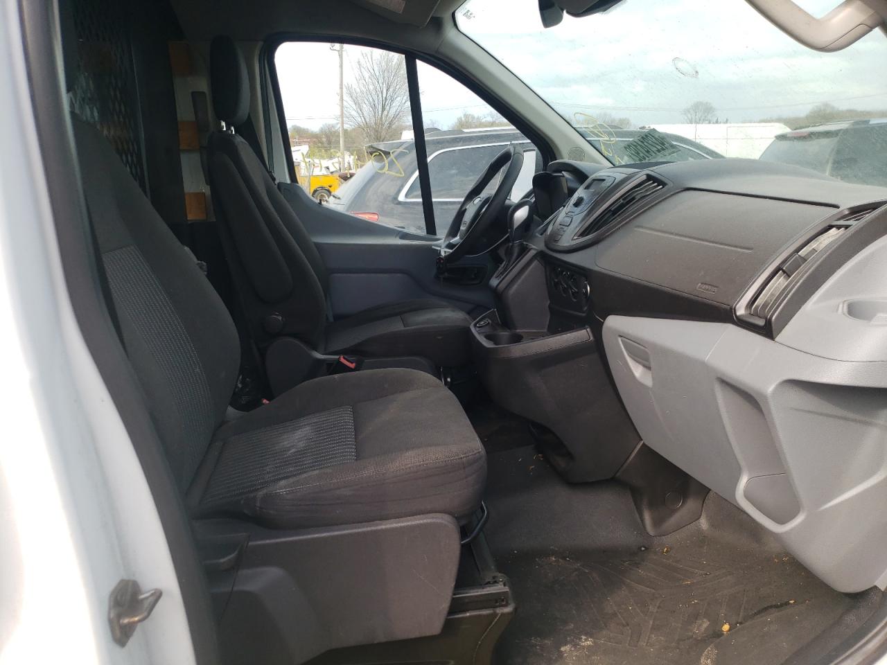 Photo 5 from auction – 2017 FORD TRANSIT T- with VIN 1FTYR1YMXHKB10916