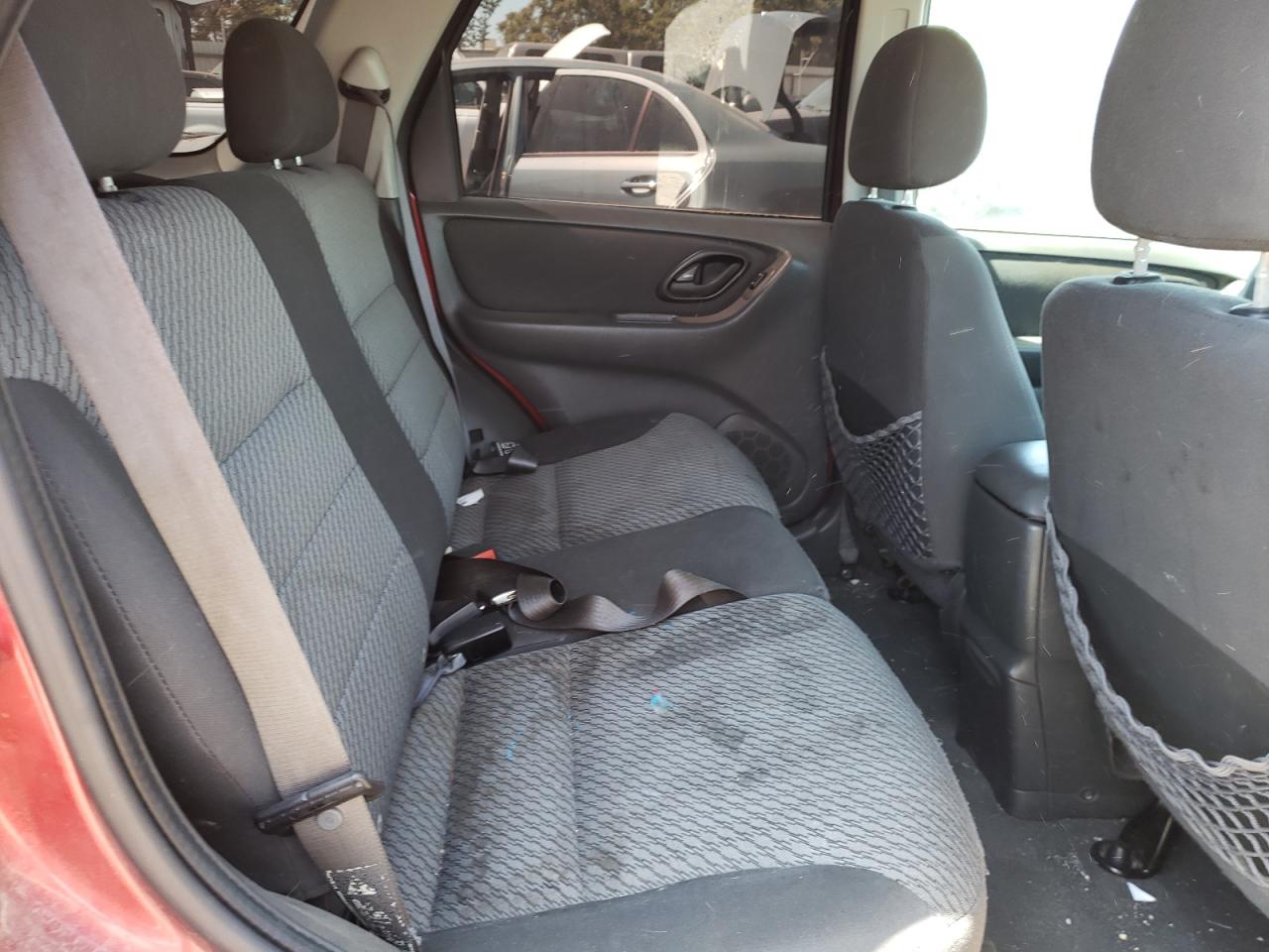 Photo 6 from auction – 2003 FORD ESCAPE XLT with VIN 1FMYU93123KC66706