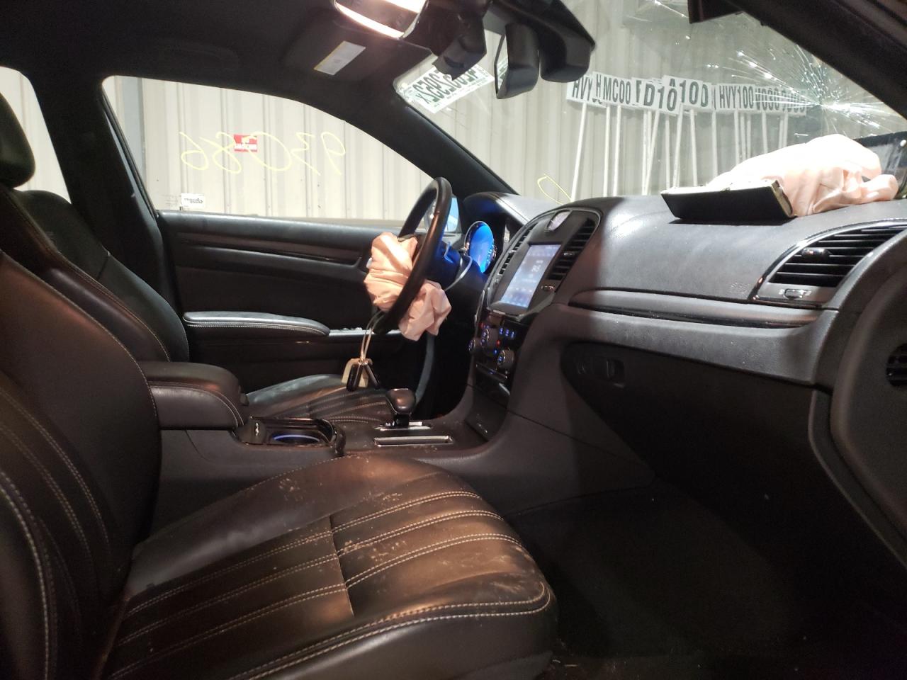 Photo 5 from auction – 2014 CHRYSLER 300 S with VIN 2C3CCABG3EH142046