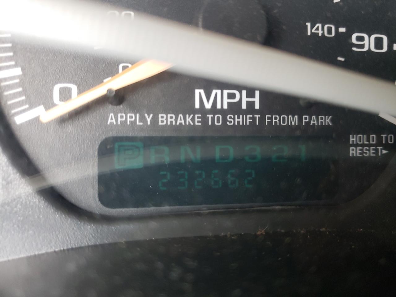 Photo 8 from auction – 2002 CHEVROLET SILVERADO with VIN 2GCEC19T021147975