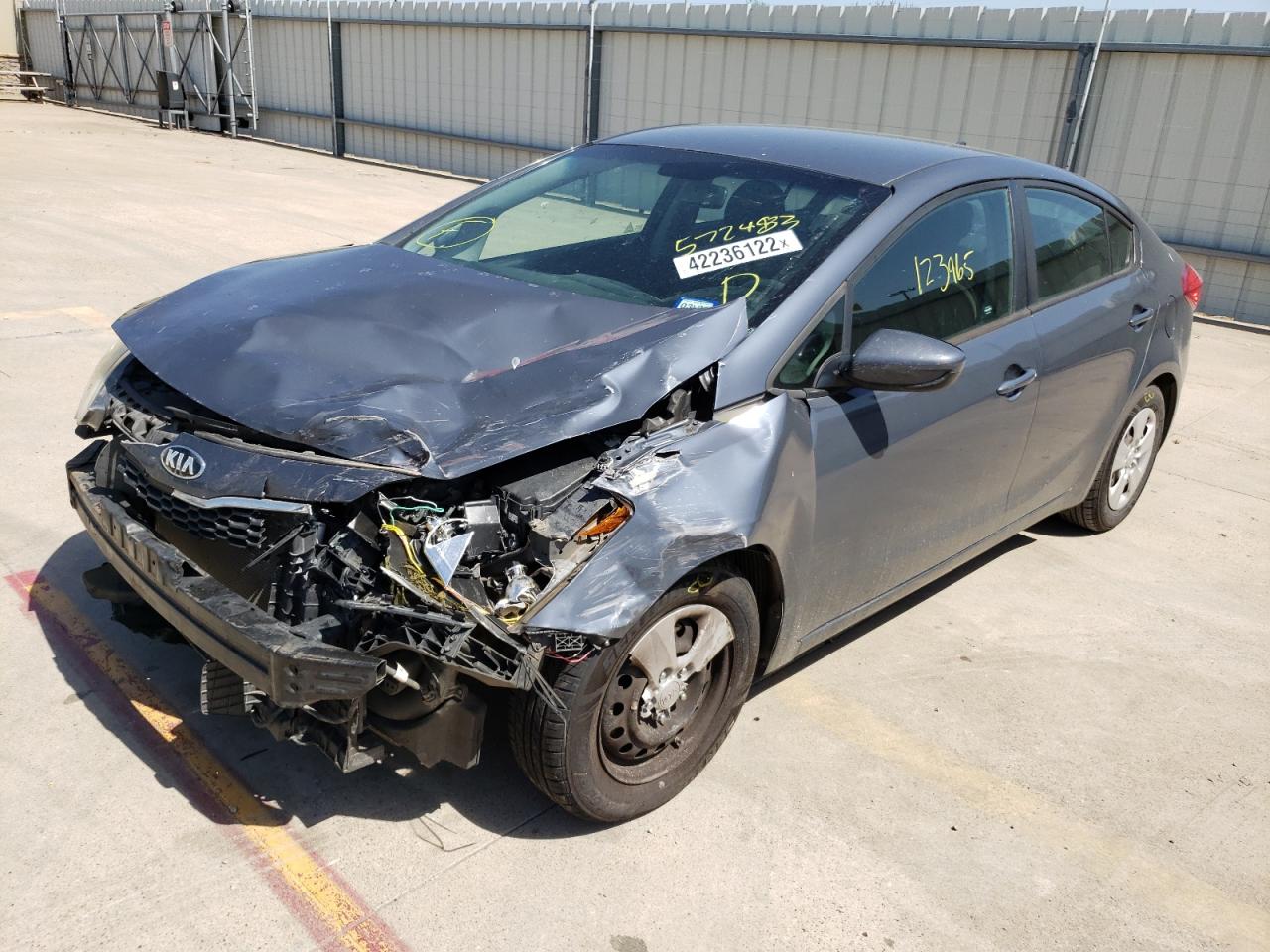 Photo 2 from auction – 2016 KIA FORTE LX with VIN KNAFK4A69G5572483