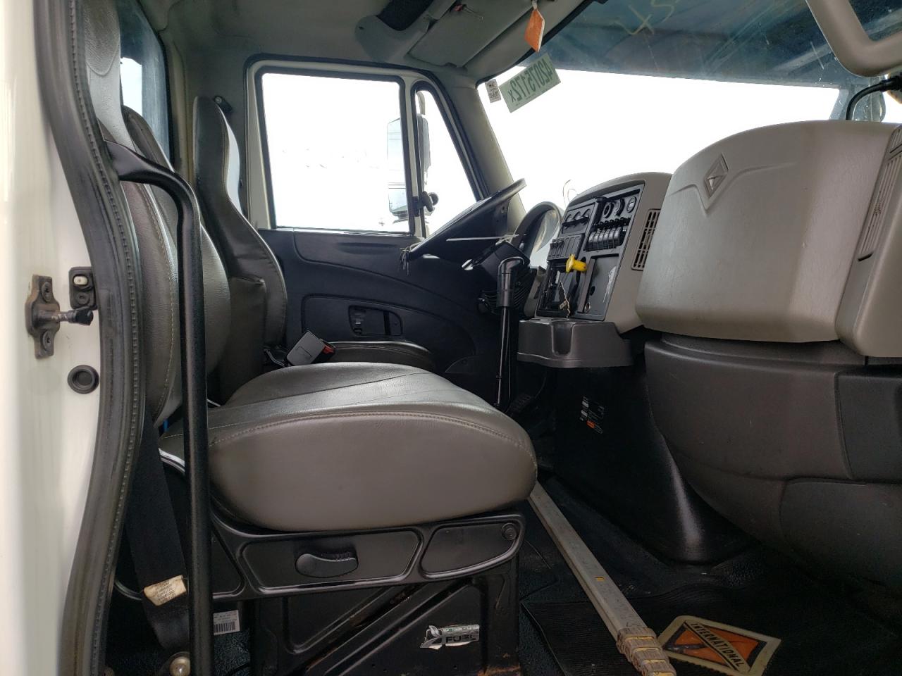 Photo 5 from auction – 2016 INTERNATIONAL 4000 4400 with VIN 1HTMSSTR6GH030720