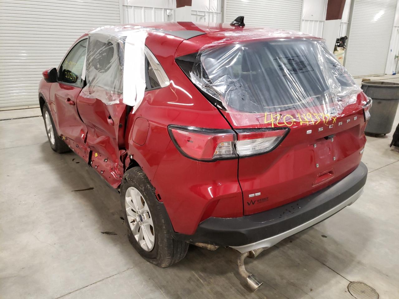 Photo 3 from auction – 2020 FORD ESCAPE SE with VIN 1FMCU9G63LUA34913