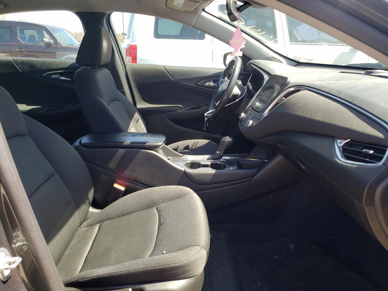 Photo 5 from auction – 2016 CHEVROLET MALIBU LT with VIN 1G1ZE5ST6GF199715
