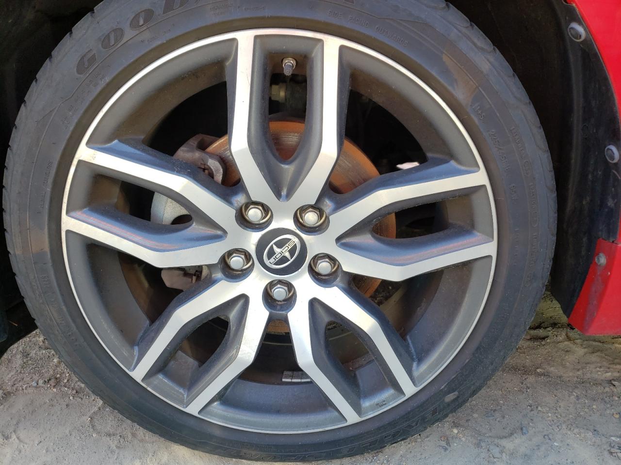 Photo 9 from auction – 2015 TOYOTA SCION TC with VIN JTKJF5C77FJ010920