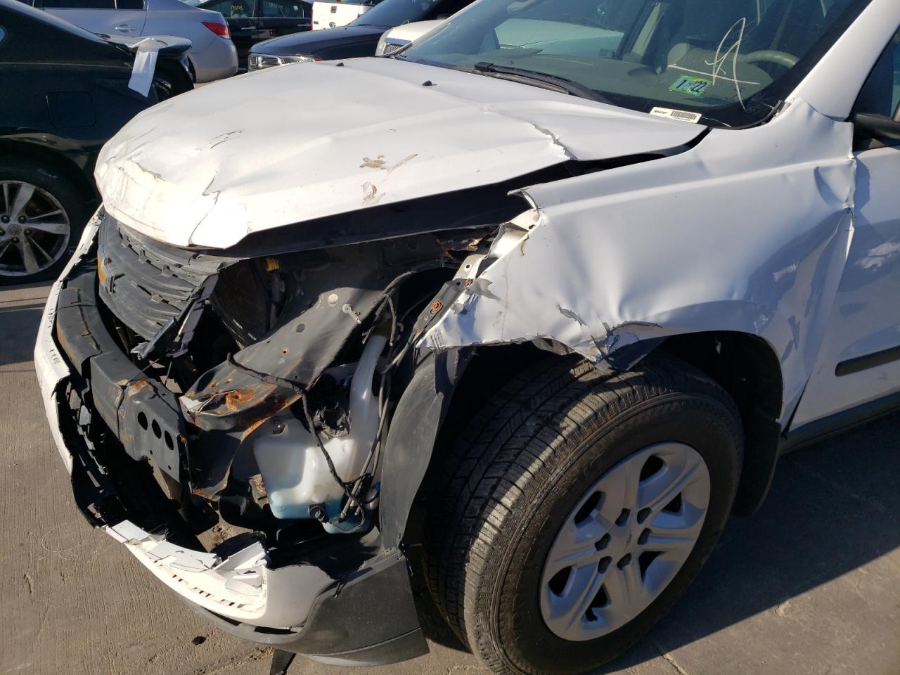 Photo 9 from auction – 2017 CHEVROLET TRAVERSE L with VIN 1GNKVFKD7HJ286147