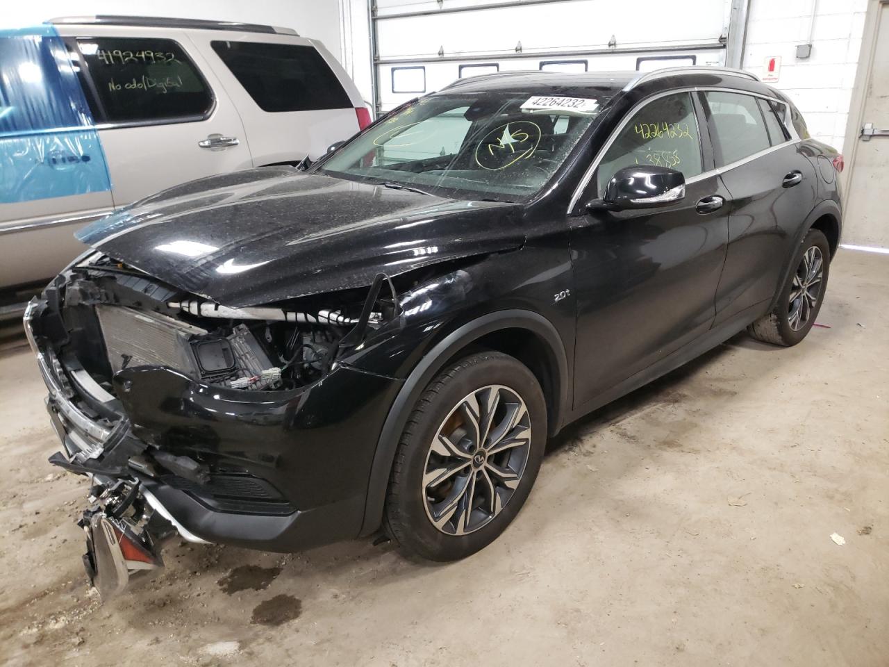 Photo 2 from auction – 2018 INFINITI QX30 BASE with VIN SJKCH5CR8JA047962