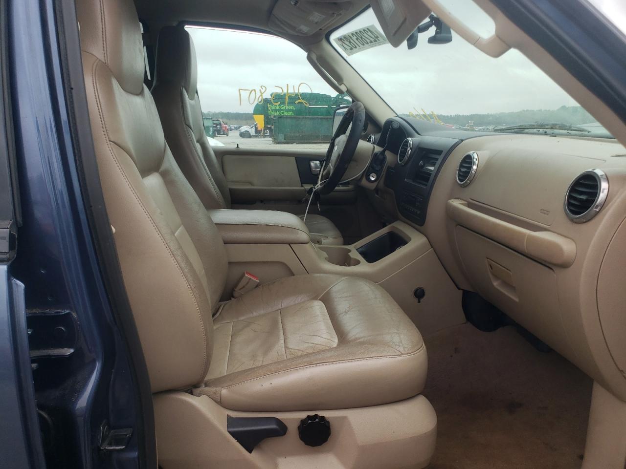 Photo 5 from auction – 2004 FORD EXPEDITION with VIN 1FMRU17W64LB11891