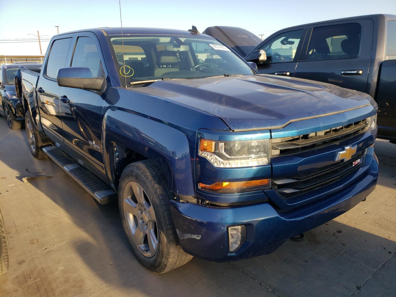 Photo 1 from auction – 2018 CHEVROLET SILVERADO with VIN 3GCUKREC7JG535312