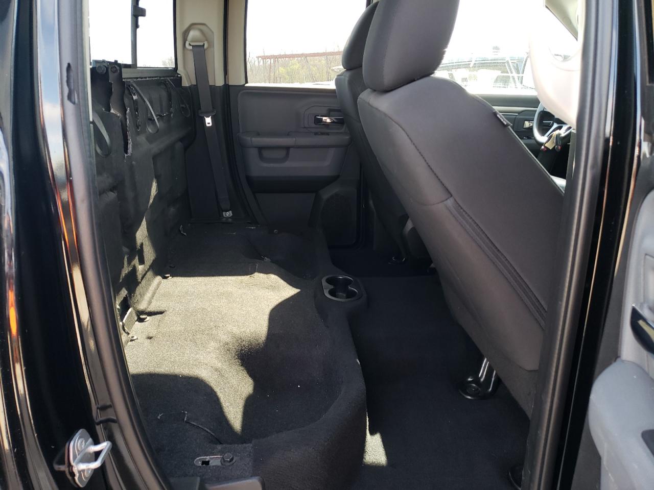 Photo 6 from auction – 2019 RAM 1500 CLASS with VIN 1C6RR7GG4KS739380