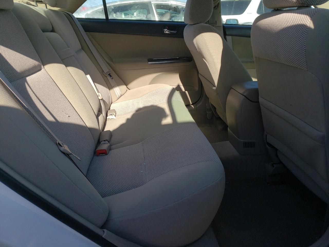 Photo 6 from auction – 2003 TOYOTA CAMRY LE with VIN 4T1BF32KX3U057161