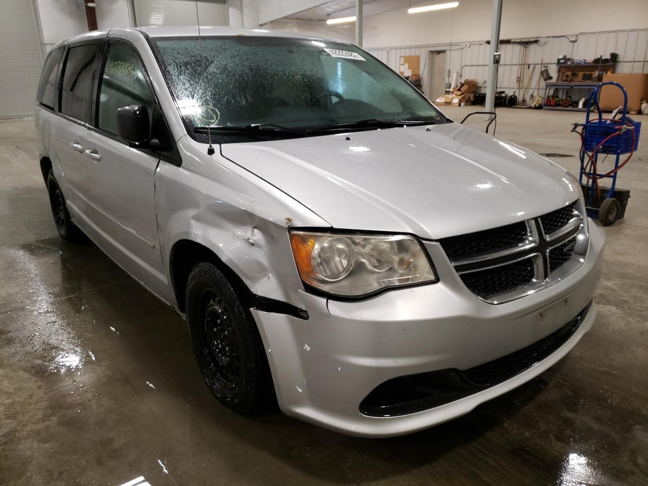 DODGE GRAND CARA 2011 with VIN 2D4RN4DG4BR762640 - Photo from auction