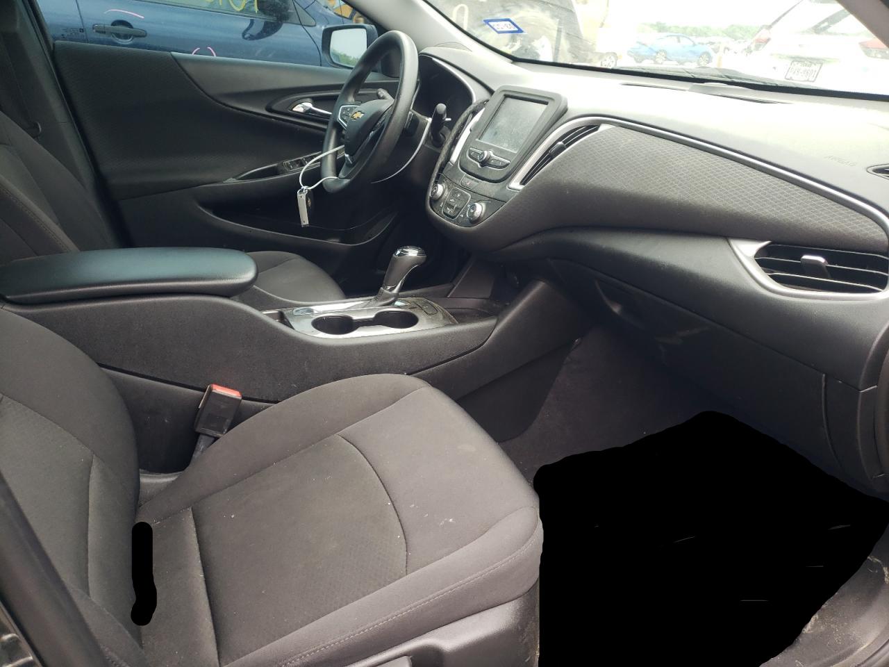 Photo 5 from auction – 2017 CHEVROLET MALIBU LS with VIN 1G1ZB5ST9HF190601