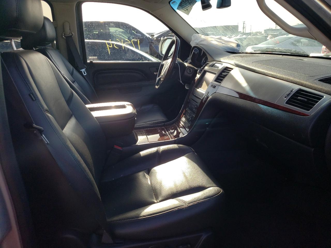 Photo 5 from auction – 2014 CADILLAC ESCALADE E with VIN 1GYS4JEF8ER174735