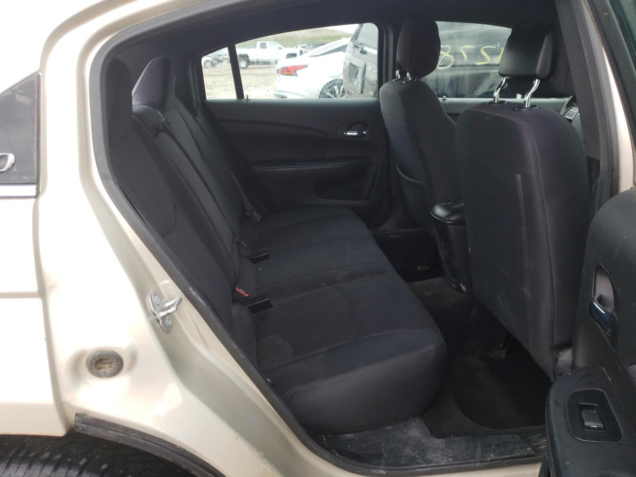 Photo 6 from auction – 2014 CHRYSLER 200 LX with VIN 1C3CCBAB4EN231255