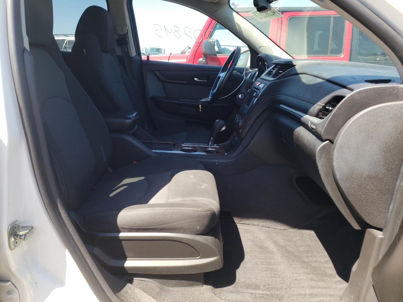 Photo 5 from auction – 2013 CHEVROLET TRAVERSE L with VIN 1GNKRJKD8DJ231935