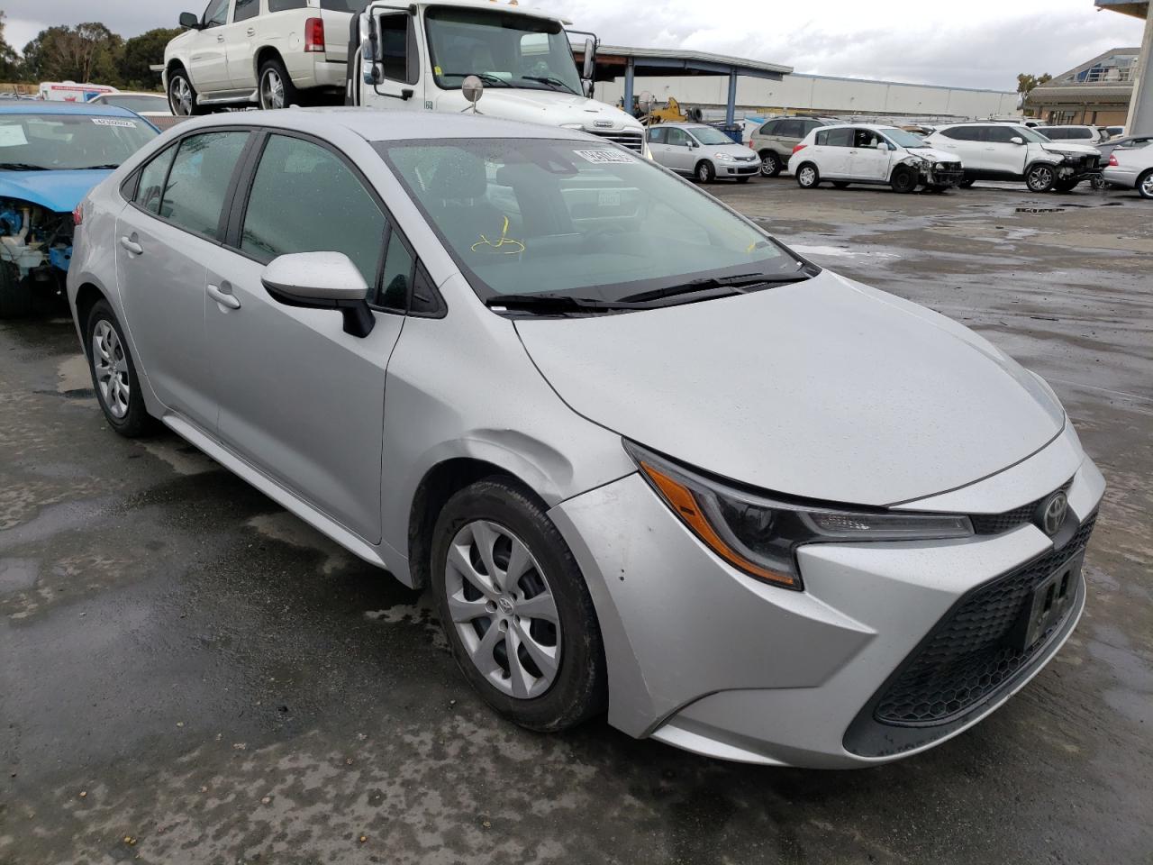 TOYOTA COROLLA LE 2020 with VIN 5YFEPRAE7LP069620 - Photo from auction