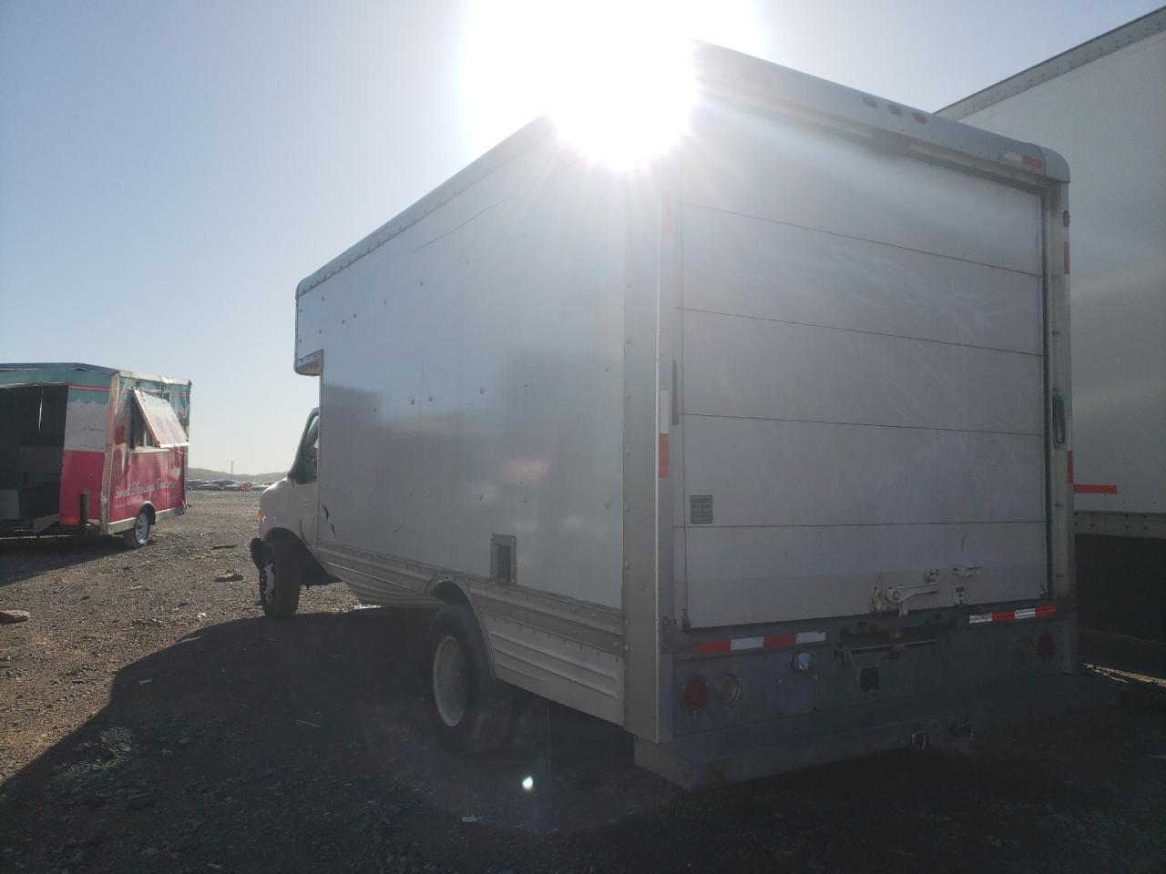 Photo 3 from auction – 2007 FORD ECONOLINE with VIN 1FDXE45S37DA22378