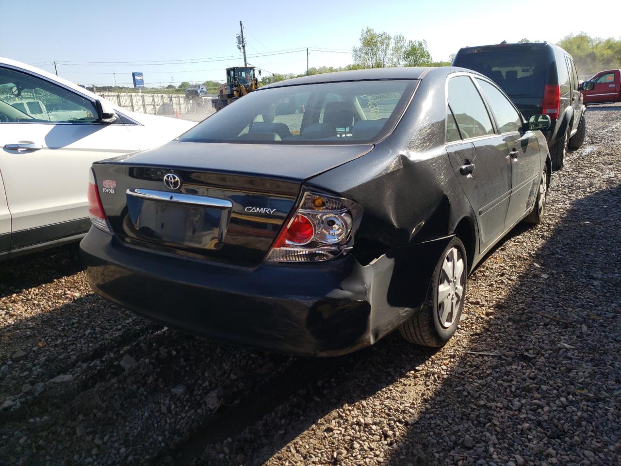 Photo 4 from auction – 2005 TOYOTA CAMRY LE with VIN 4T1BE32K85U061165