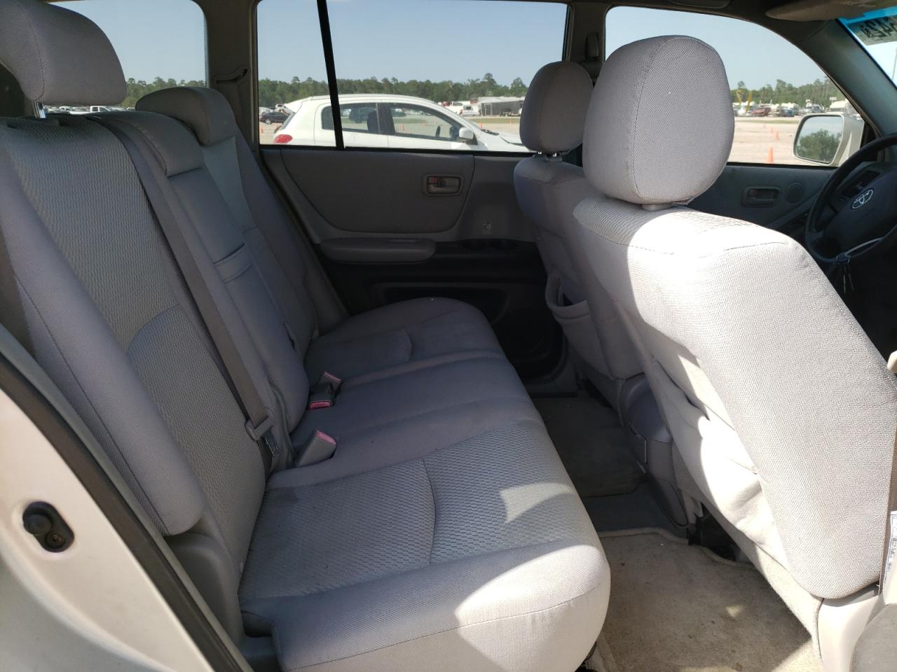 Photo 6 from auction – 2005 TOYOTA HIGHLANDER with VIN JTEGP21A650066343