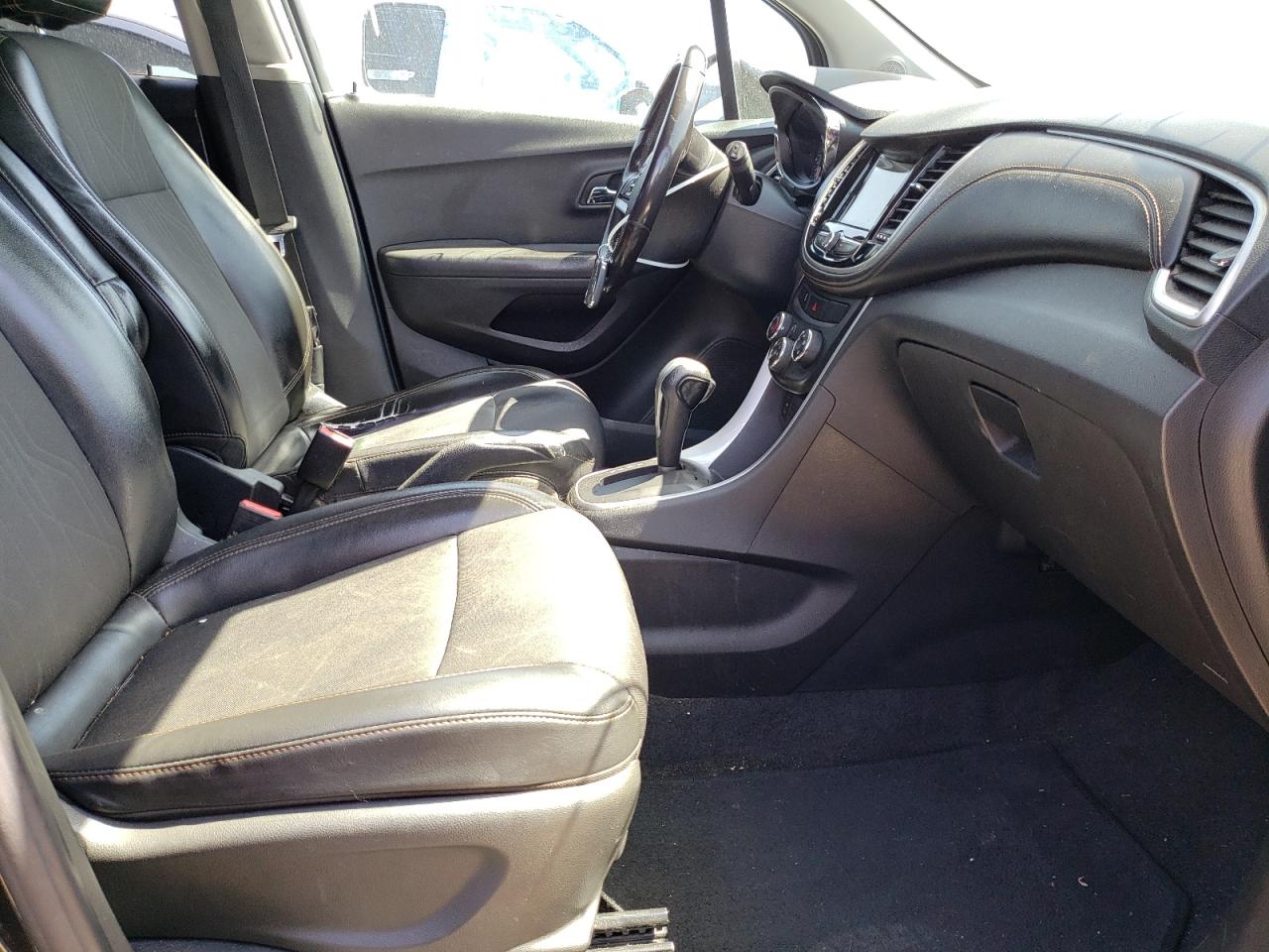 Photo 5 from auction – 2019 CHEVROLET TRAX 1LT with VIN KL7CJLSB3KB739605