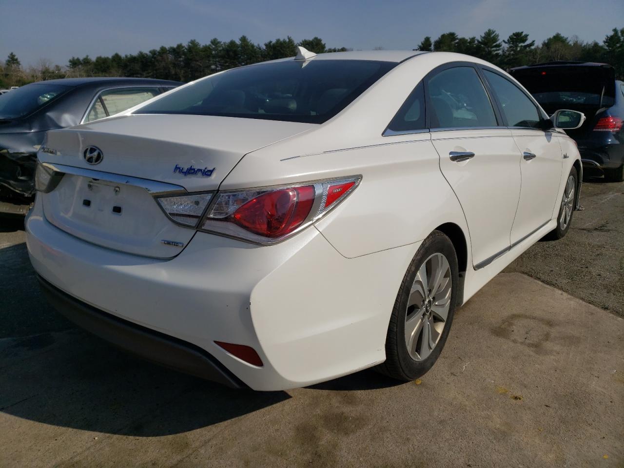 Photo 4 from auction – 2015 HYUNDAI SONATA HYB with VIN KMHEC4A49FA120108