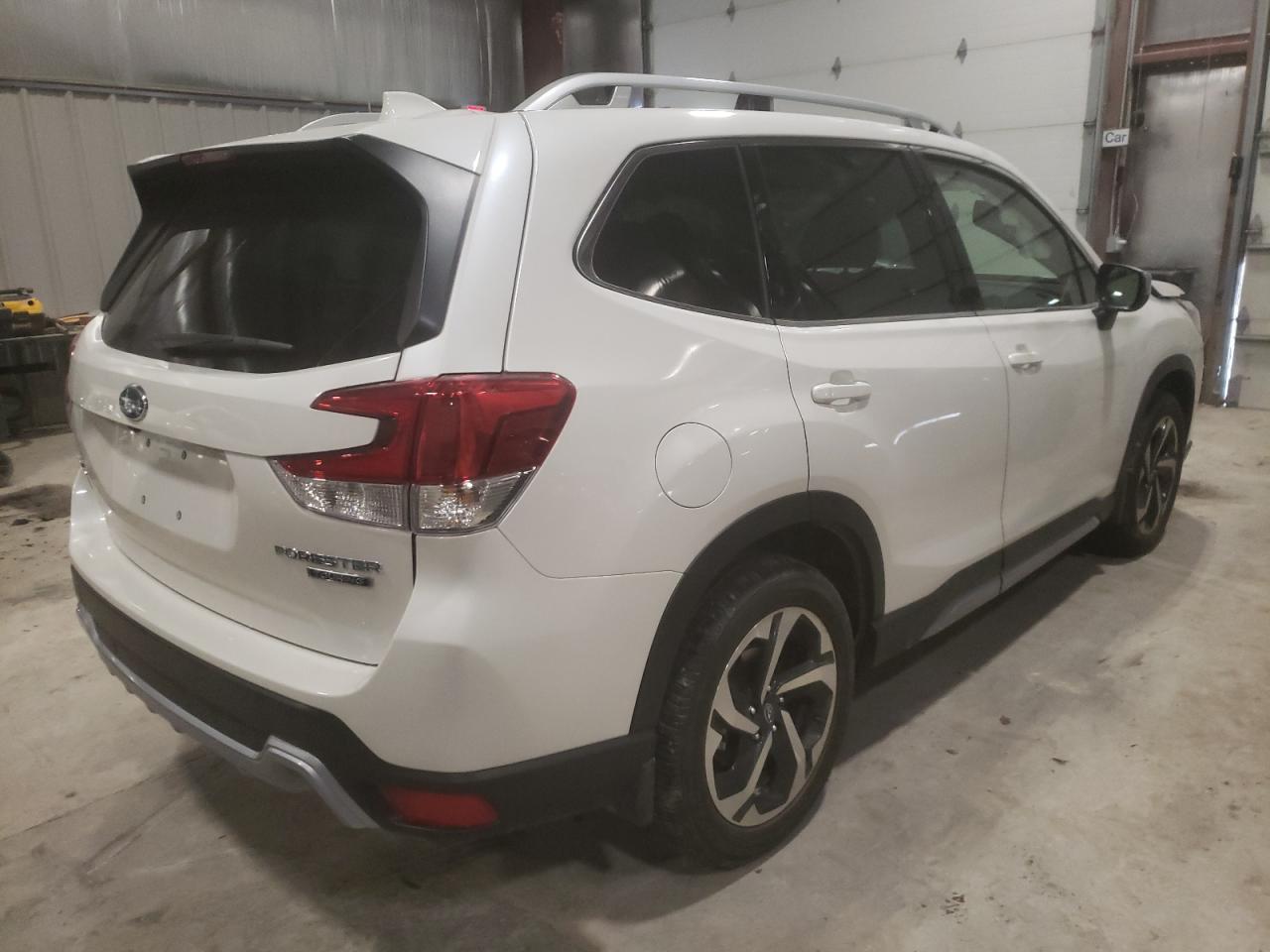 Photo 17 from auction – 2022 SUBARU FORESTER T with VIN JF2SKARC6NH425674
