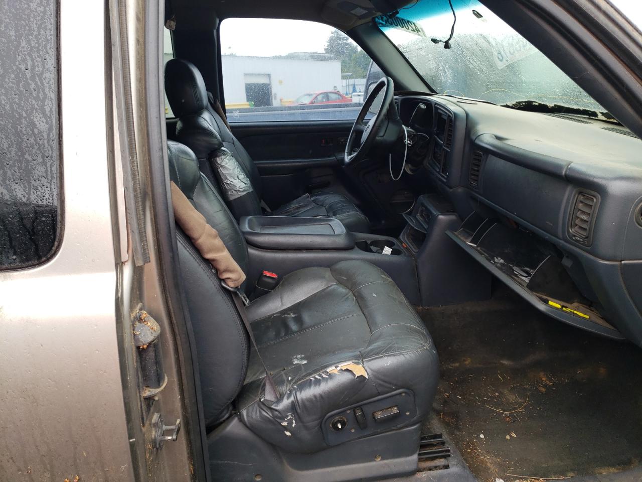Photo 5 from auction – 2000 CHEVROLET SILVERADO with VIN 1GCEK19T2YE340588