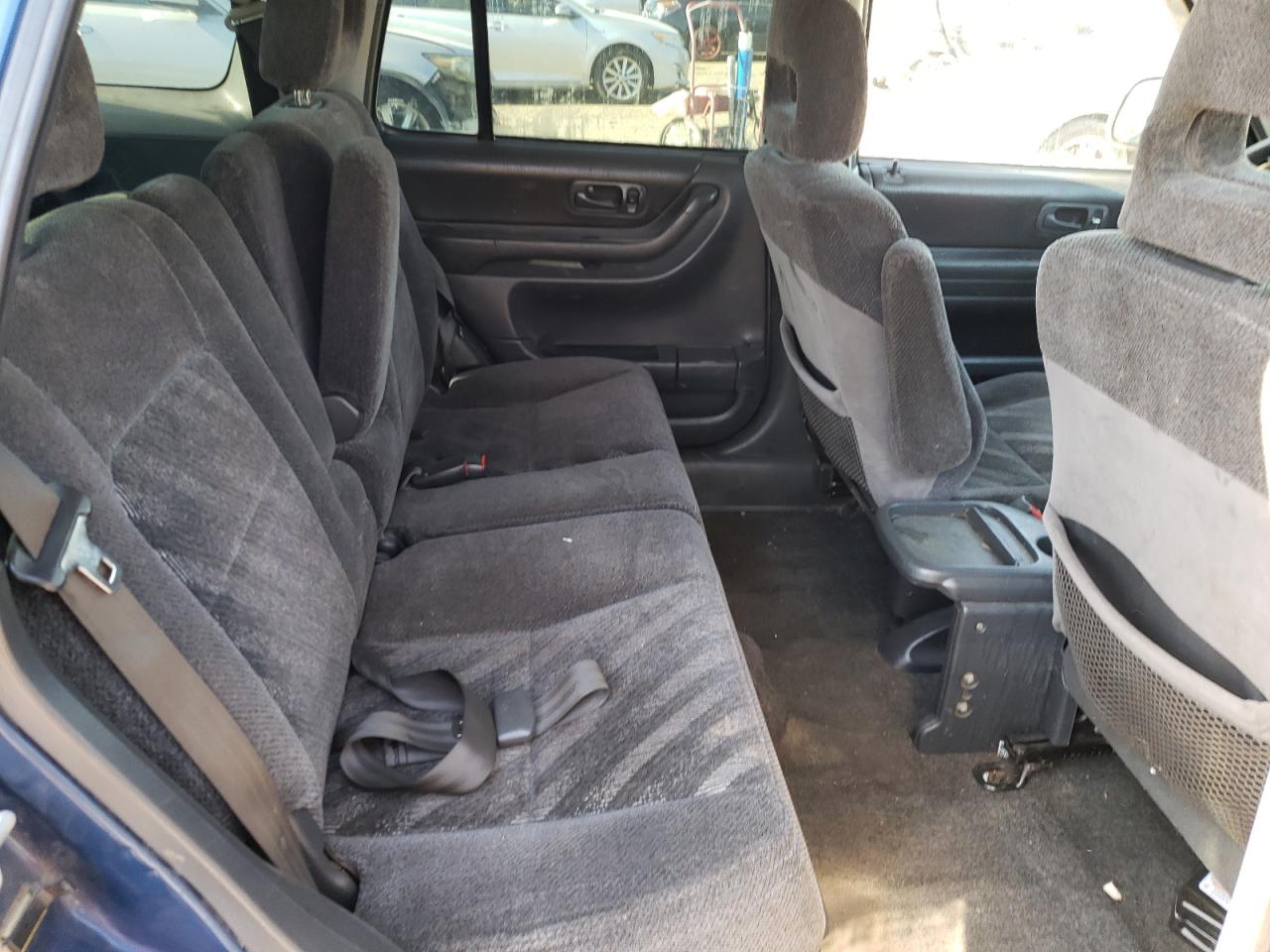 Photo 6 from auction – 1999 HONDA CR-V with VIN JHLRD1842XC063699