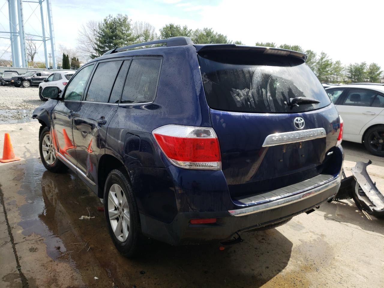Photo 3 from auction – 2012 TOYOTA HIGHLANDER with VIN 5TDBK3EH3CS172110