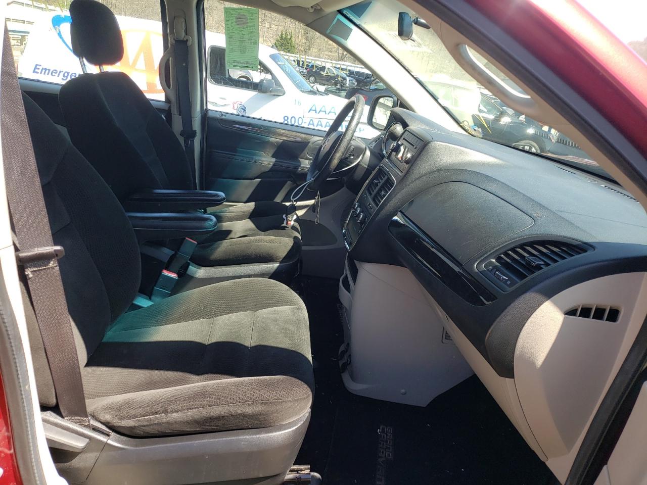 صورة رقم 5 من المزاد - 2016 DODGE GRAND CARA مع VIN 2C4RDGBG1GR118086