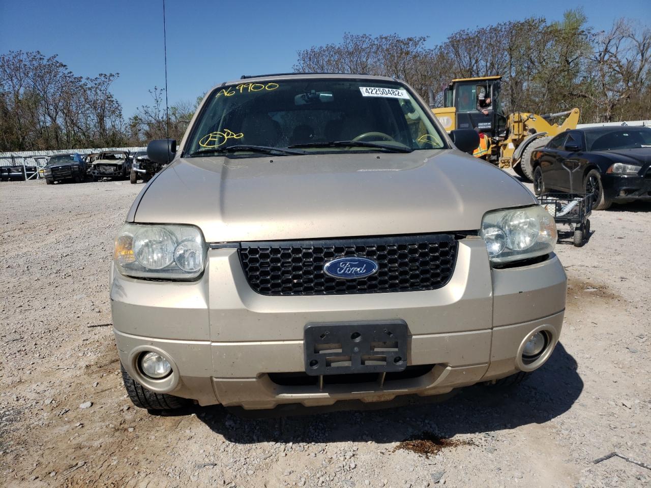 Photo 9 from auction – 2007 FORD ESCAPE LIM with VIN 1FMYU041X7KA69900