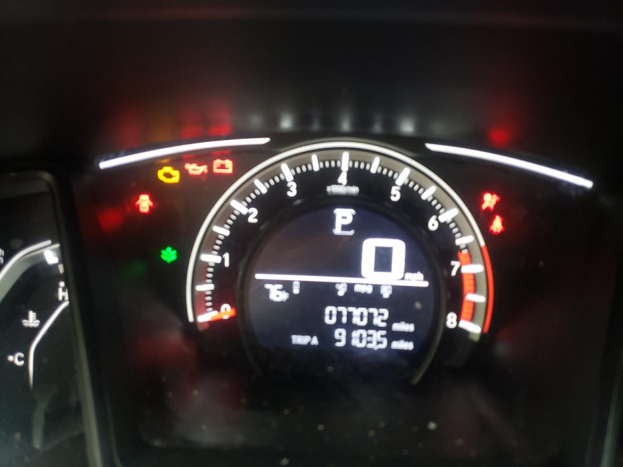 Photo 8 from auction – 2018 HONDA CIVIC LX with VIN 2HGFC2F53JH563560