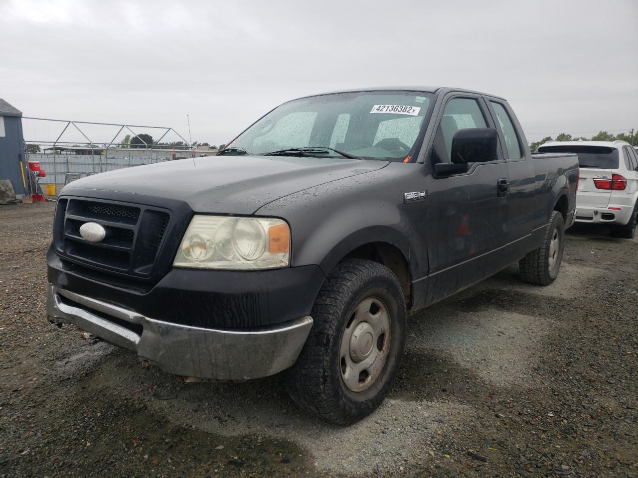 Photo 2 from auction – 2006 FORD F150 with VIN 1FTRX12W46NA39437
