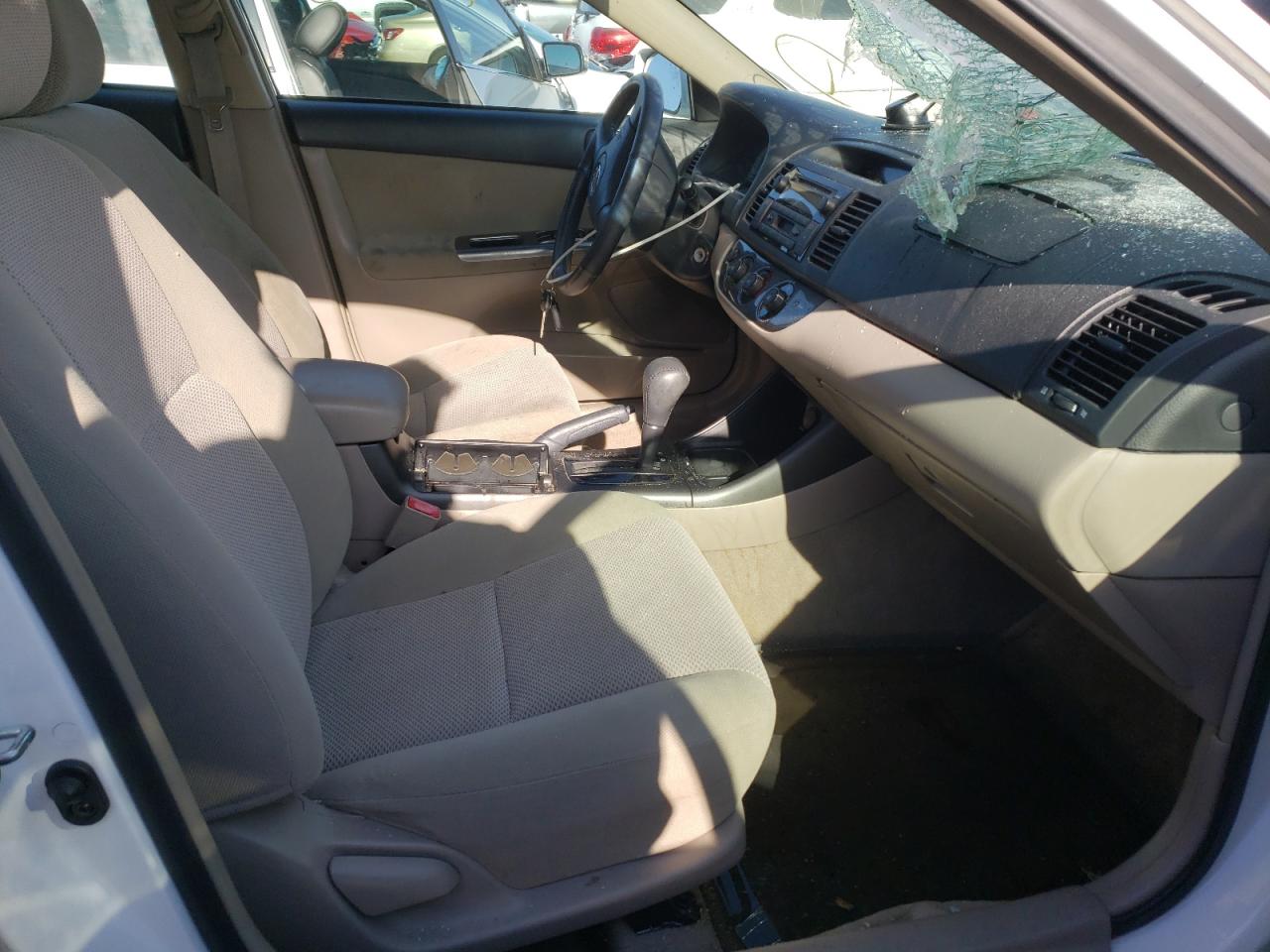 Photo 5 from auction – 2003 TOYOTA CAMRY LE with VIN 4T1BF32KX3U057161