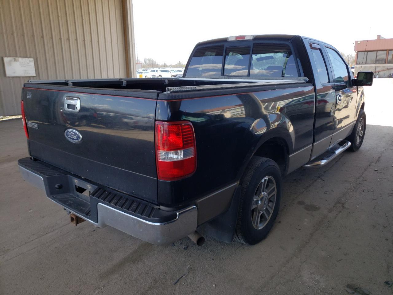 Photo 4 from auction – 2005 FORD F150 with VIN 1FTPX12575NB95422