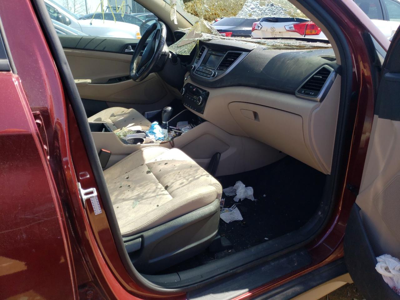 Photo 5 from auction – 2017 HYUNDAI TUCSON LIM with VIN KM8J33A22HU480166