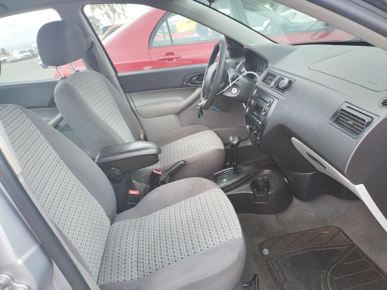 Photo 5 from auction – 2007 FORD FOCUS ZX4 with VIN 1FAFP34N37W312680