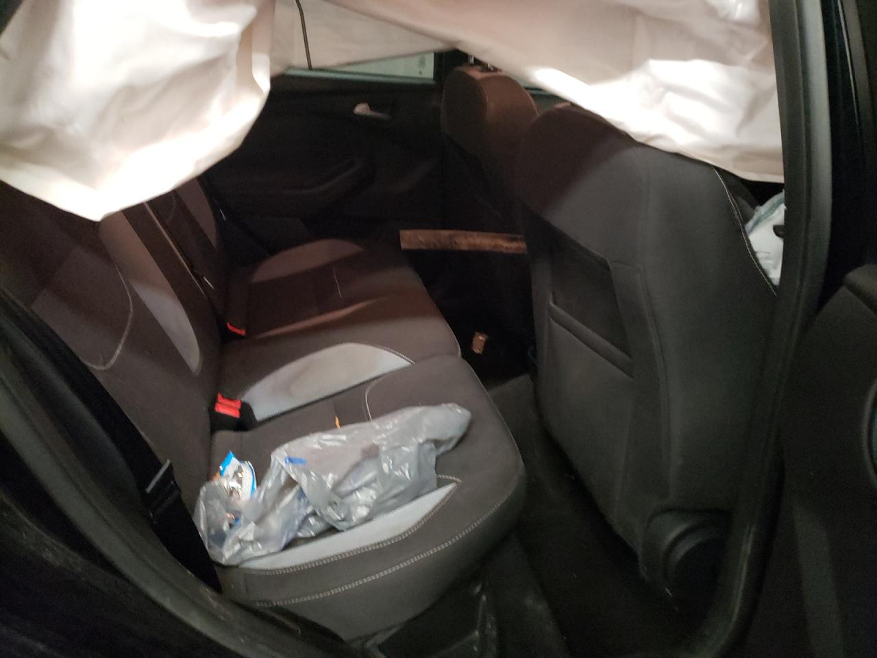 Photo 6 from auction – 2017 FORD FOCUS ST with VIN 1FADP3L96HL253140