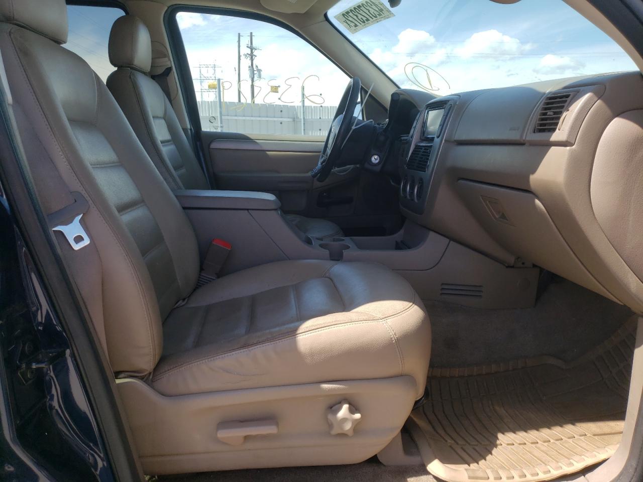 Photo 5 from auction – 2003 FORD EXPLORER X with VIN 1FMDU73W23ZB40755