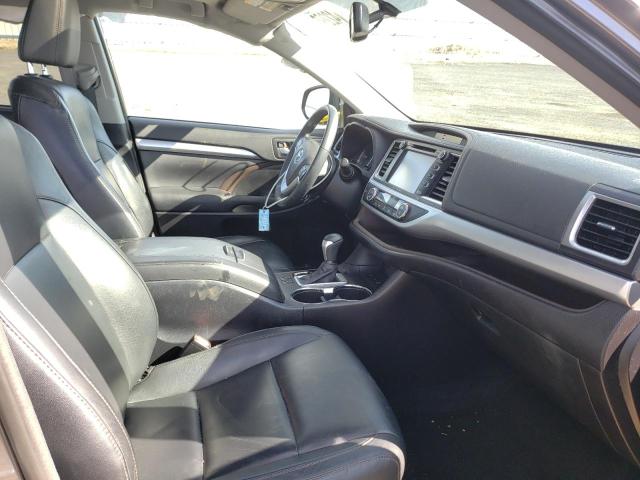 Photo 5 from auction – 2016 TOYOTA HIGHLANDER with VIN 5TDJKRFH2GS268961